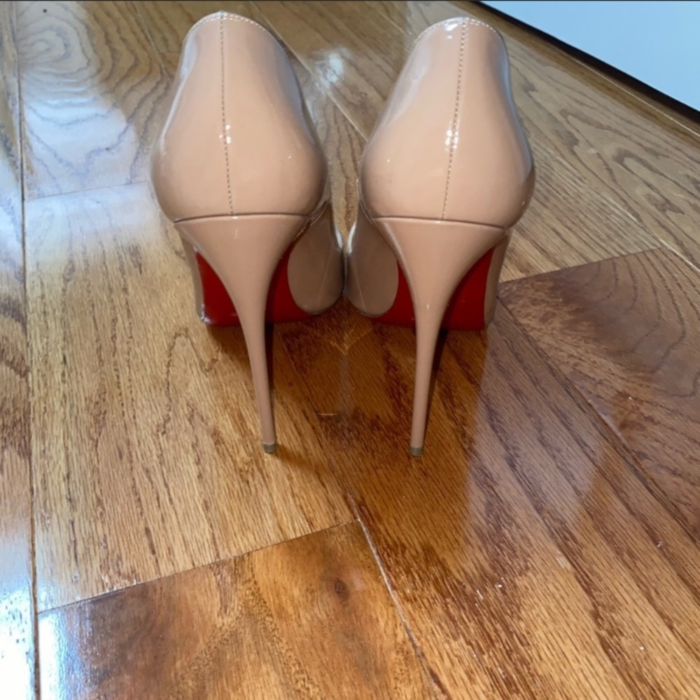 Authentic Christian Louboutin So Kate Pump Nude